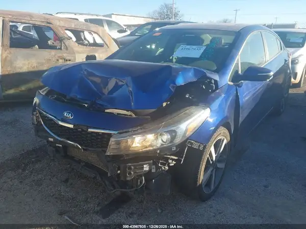 3KPFN4A8XHE104912 2017 KIA FORTE - Image 2