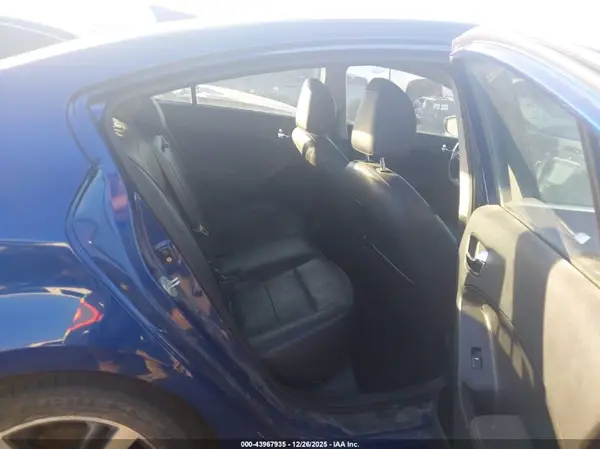 3KPFN4A8XHE104912 2017 KIA FORTE - Image 8
