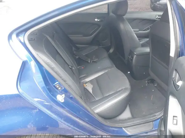 3KPFN4A8XHE114002 2017 KIA FORTE - Image 8
