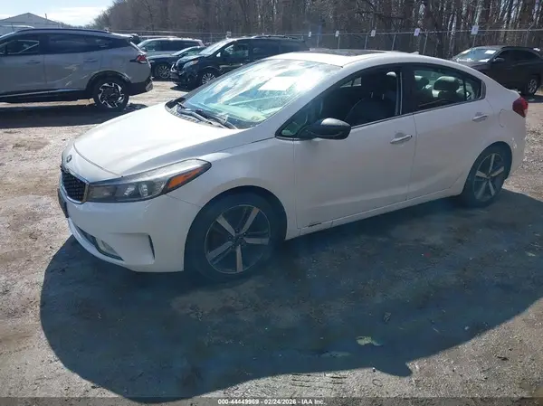 3KPFN4A8XHE119510 2017 KIA FORTE - Image 2