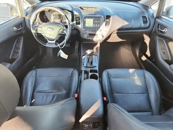 3KPFN4A8XJE175940 2018 KIA FORTE - Image 8