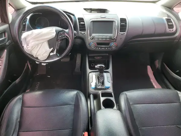3KPFN4A8XJE188932 2018 KIA FORTE - Image 8