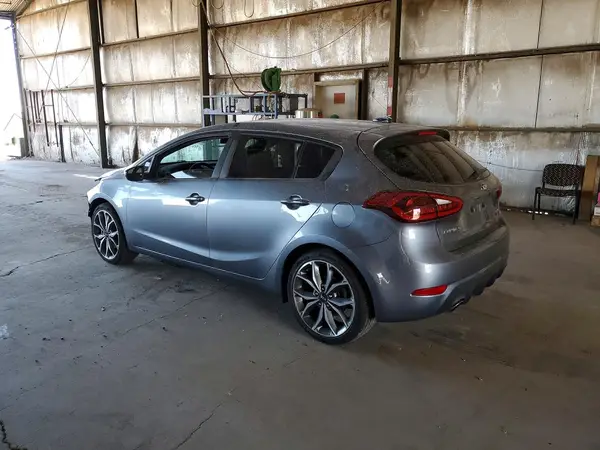 3KPFN5A31HE000559 2017 KIA FORTE - Image 2