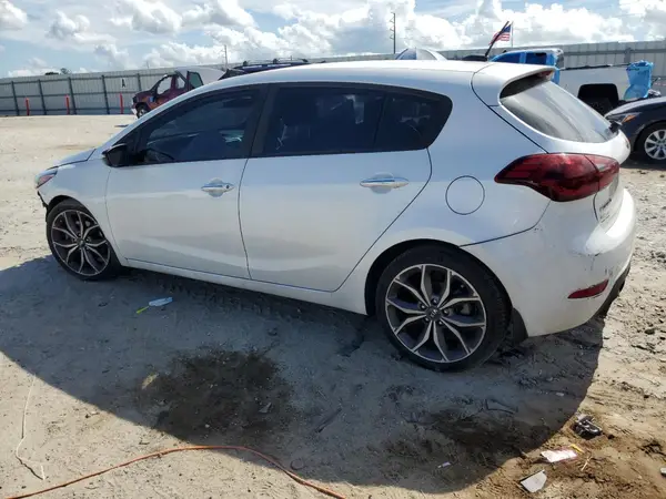3KPFN5A33JE186661 2018 KIA FORTE - Image 2