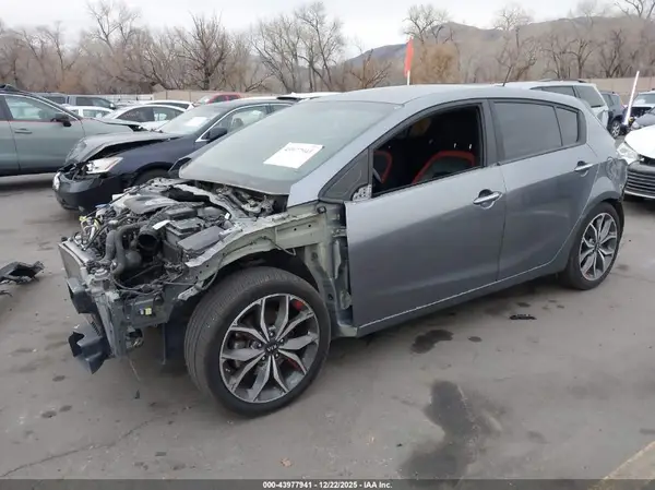 3KPFN5A34JE192937 2018 KIA FORTE - Image 2