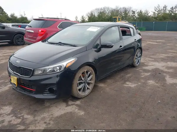3KPFN5A35HE140601 2017 KIA FORTE - Image 2