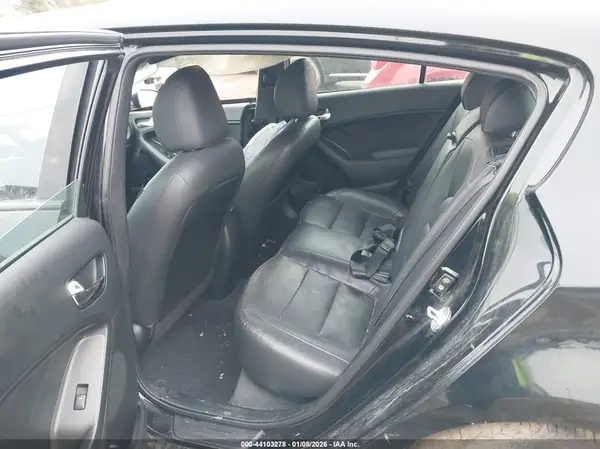 3KPFN5A35HE140601 2017 KIA FORTE - Image 8