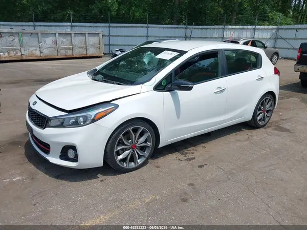 3KPFN5A36JE241183 2018 KIA FORTE - Image 2