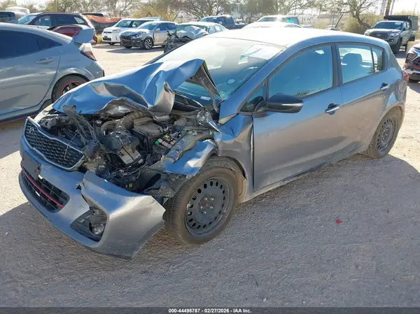 3KPFN5A38HE140561 2017 KIA FORTE - Image 2