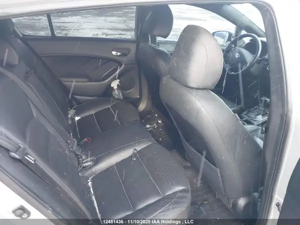 3KPFN5A38JE242643 2018 KIA FORTE - Image 8