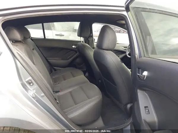 3KPFN5A39HE064347 2017 KIA FORTE - Image 8