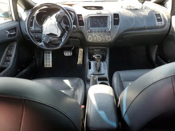 3KPFN5A39HE064395 2017 KIA FORTE - Image 8