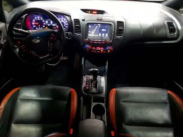 3KPFN5A39HE127043 2017 KIA FORTE - Image 8