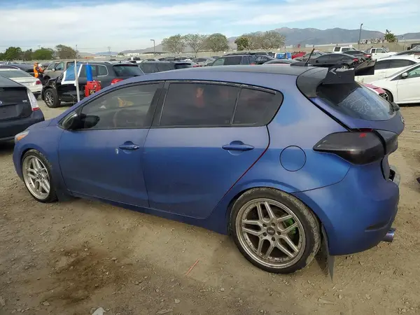 3KPFN5A3XHE064938 2017 KIA FORTE - Image 2