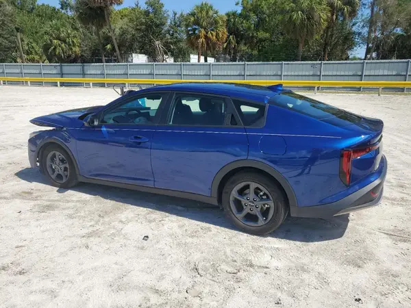 3KPFT4DEXSE010995 2025 KIA FORTE - Image 2