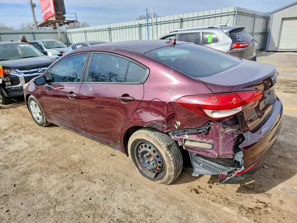 3KPKF4A70HE069426 2017 KIA FORTE - Image 2