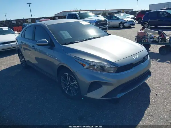 3KPS24AD1PE588408 2023 KIA FORTE - Image 1