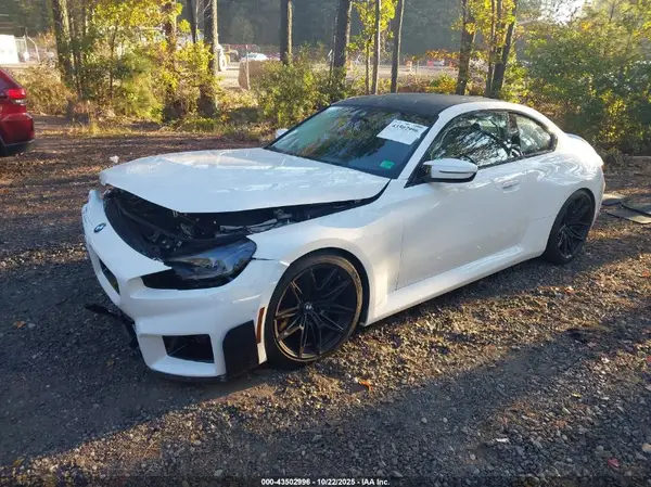 3MF13DM00R8E11704 2024 BMW M2 - Image 2