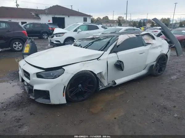 3MF13DM06R8E87539 2024 BMW M2 - Image 2