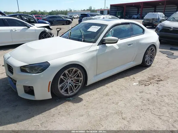 3MF23DM00S8F30671 2025 BMW M2 - Image 2