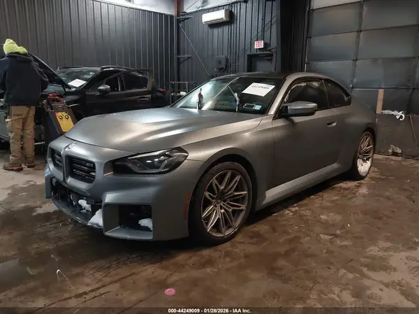 3MF23DM09S8F12413 2025 BMW M2 - Image 2