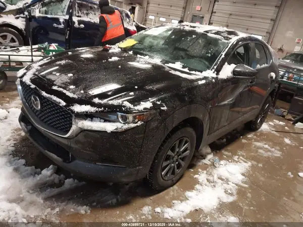 3MVDMAAL9MM211235 2021 MAZDA CX-30 - Image 2