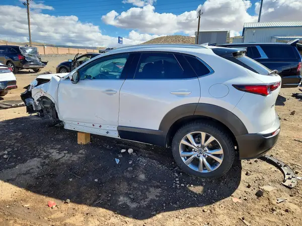 3MVDMAEM2LM128327 2020 MAZDA CX-30 - Image 2