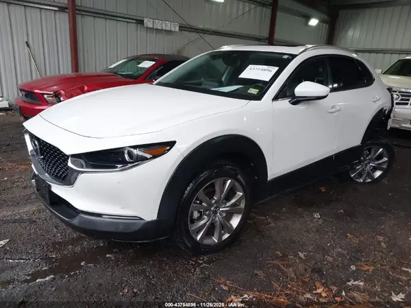 3MVDMAEM4LM137403 2020 MAZDA CX-30 - Image 2