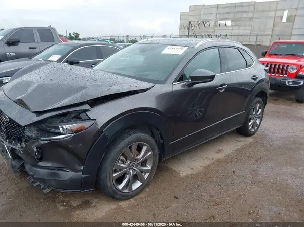3MVDMAEM6LM108338 2020 MAZDA CX-30 - Image 2