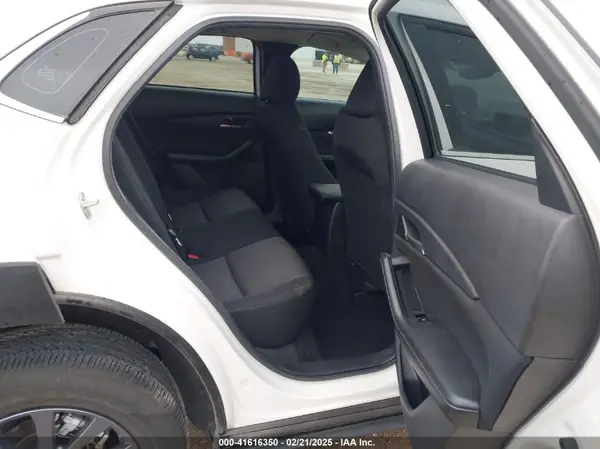 3MVDMBAM0RM624408 2024 MAZDA CX-30 - Image 8