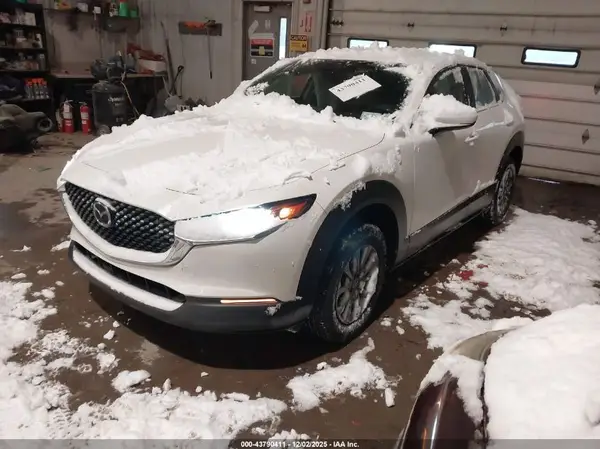3MVDMBAM5PM587675 2023 MAZDA CX-30 - Image 2