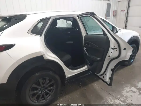 3MVDMBAMXRM676435 2024 MAZDA CX-30 - Image 8