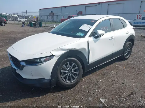 3MVDMBBL0LM114993 2020 MAZDA CX-30 - Image 2