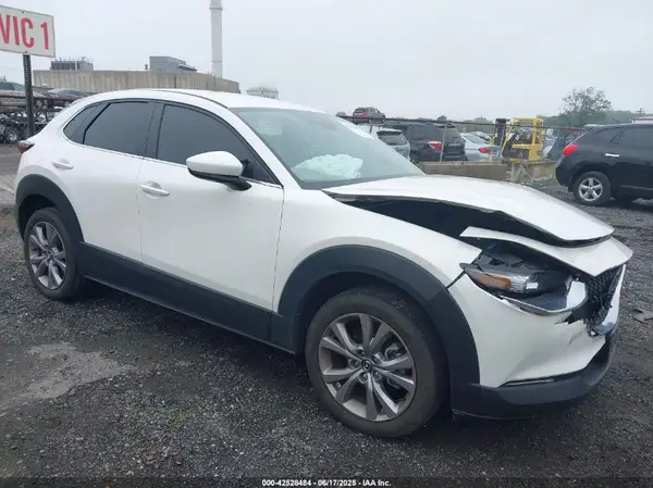 3MVDMBBL4NM452304 2022 MAZDA CX-30 - Image 1