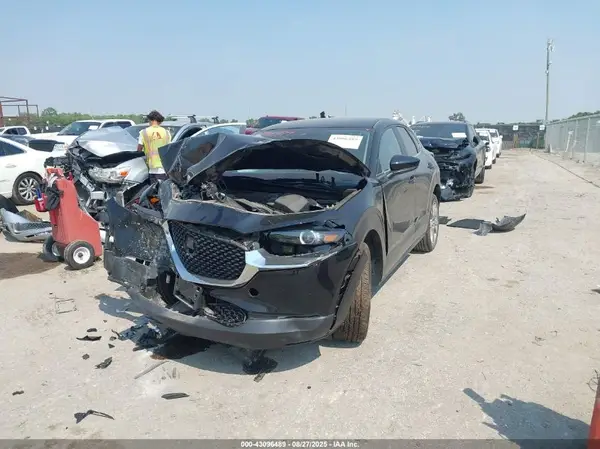 3MVDMBBL5NM452084 2022 MAZDA CX-30 - Image 2