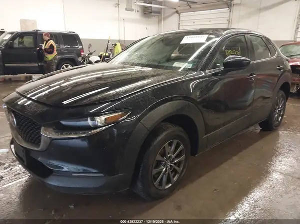 3MVDMBBL6LM103710 2020 MAZDA CX-30 - Image 2
