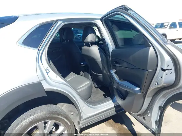 3MVDMBBL6MM271445 2021 MAZDA CX-30 - Image 8