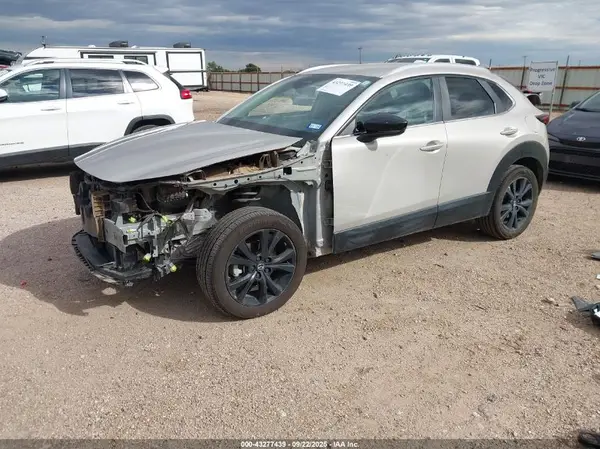 3MVDMBBM1RM606613 2024 MAZDA CX-30 - Image 2