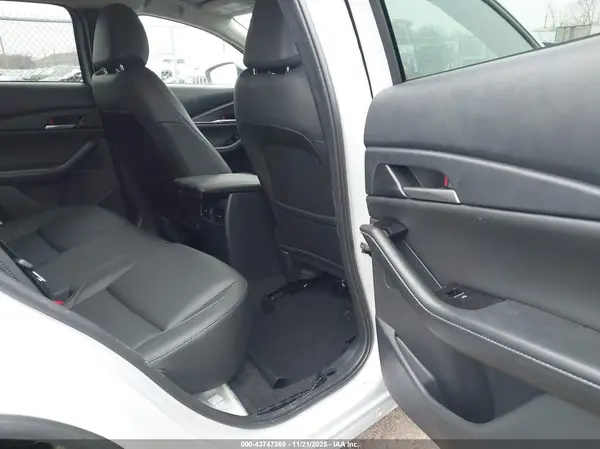 3MVDMBBM2SM763461 2025 MAZDA CX-30 - Image 8
