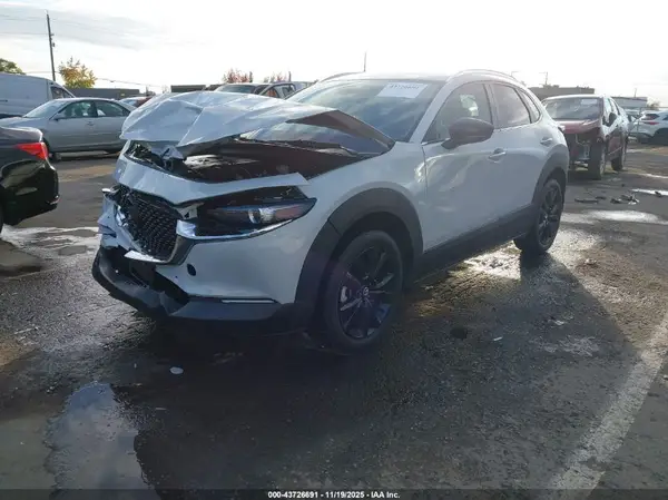 3MVDMBBM2SM771477 2025 MAZDA CX-30 - Image 2