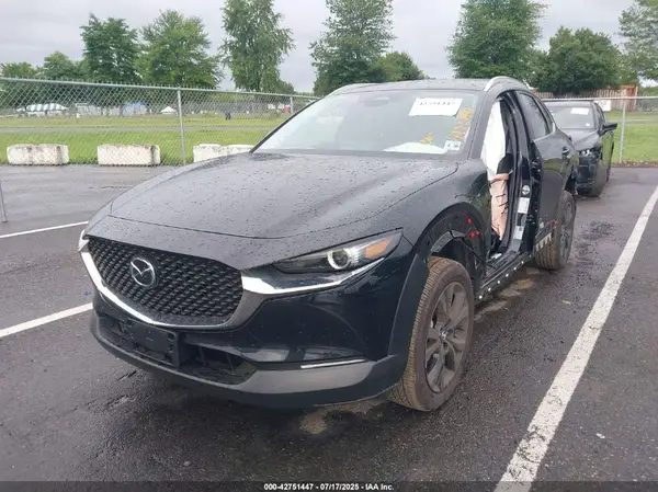 3MVDMBBM2SM804963 2025 MAZDA CX-30 - Image 2