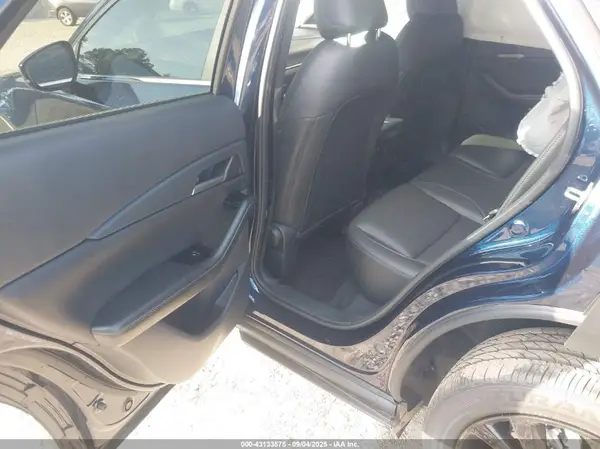 3MVDMBBM2SM856142 2025 MAZDA CX-30 - Image 8
