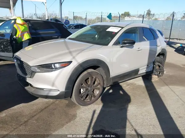 3MVDMBBM3RM685203 2024 MAZDA CX-30 - Image 2