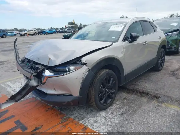 3MVDMBBM3RM696959 2024 MAZDA CX-30 - Image 2