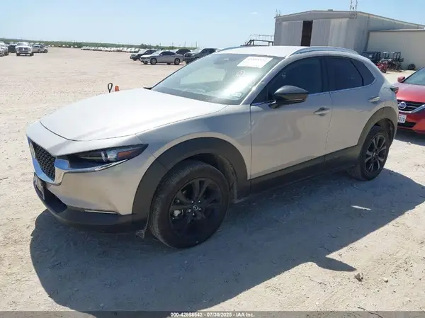 3MVDMBBM3RM702968 2024 MAZDA CX-30 - Image 2