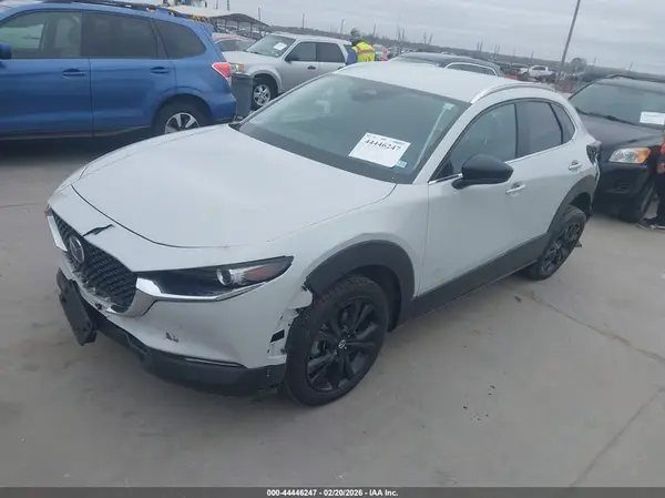 3MVDMBBM4RM628329 2024 MAZDA CX-30 - Image 2