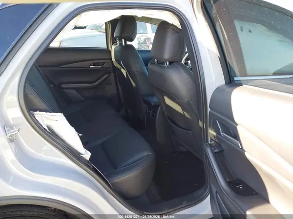 3MVDMBBM5SM843160 2025 MAZDA CX-30 - Image 8
