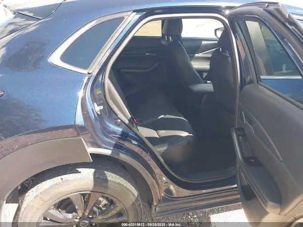 3MVDMBBM7RM697869 2024 MAZDA CX-30 - Image 8