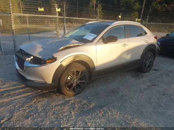 3MVDMBBM8RM697606 2024 MAZDA CX-30 - Image 2