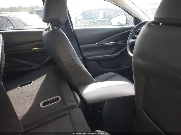 3MVDMBBM8SM758071 2025 MAZDA CX-30 - Image 8